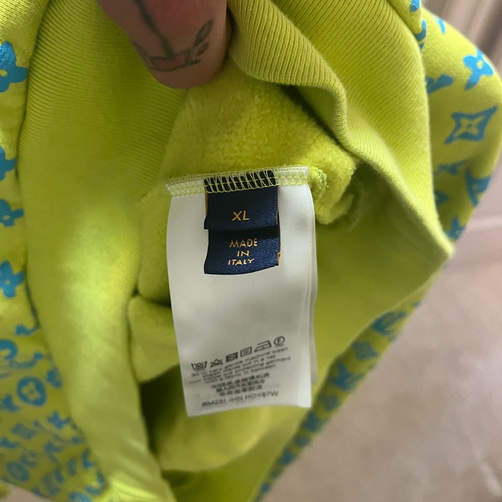 Men’s Louis Vuitton monogram sweatshirt